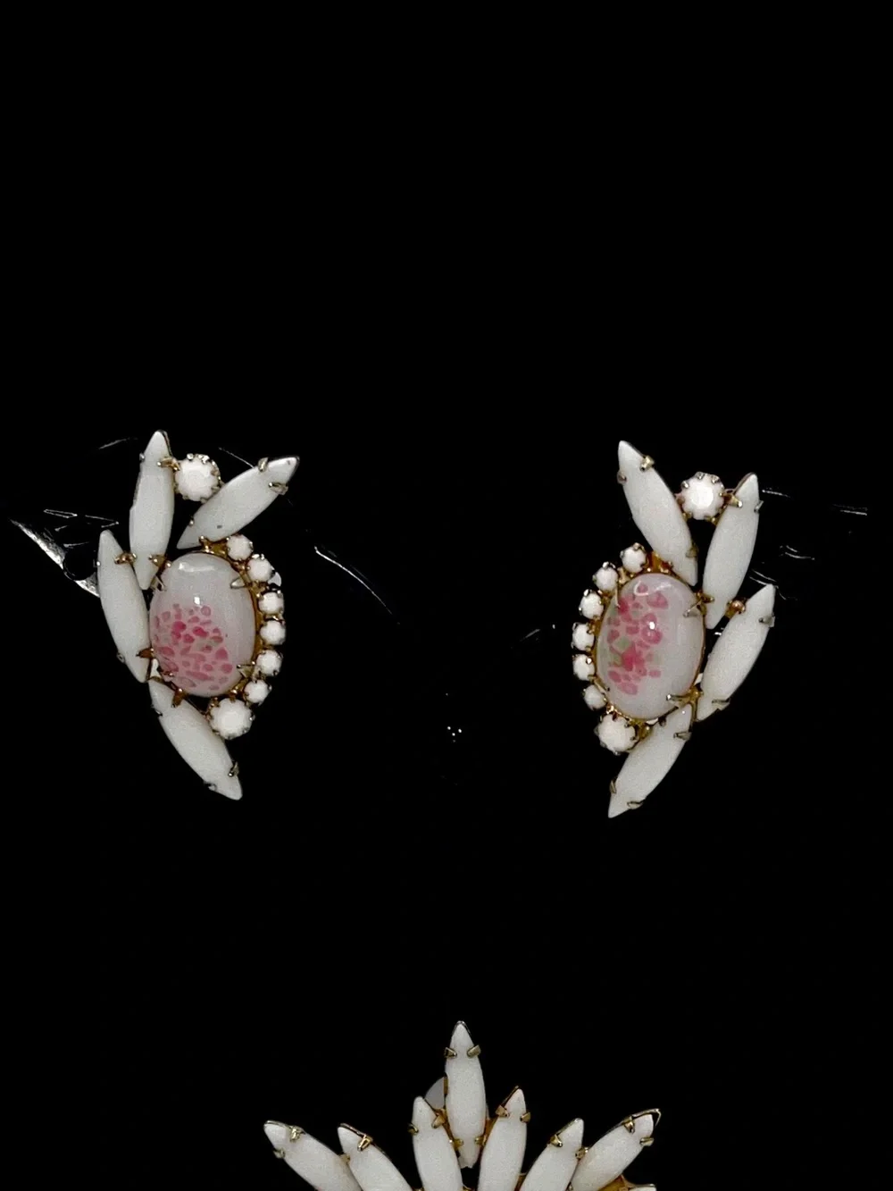 Vintage Judy Lee Milk Glass Sunburst Brooch & Clip Earrings Demi Parure Set